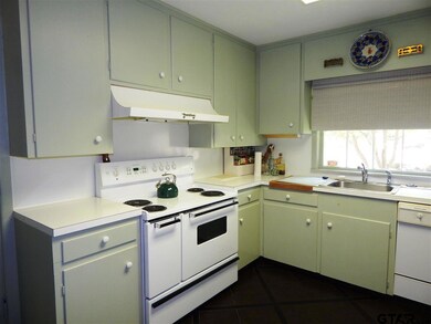 421 421 Rose Circle Dr, Tyler, TX 75701 - photo 7