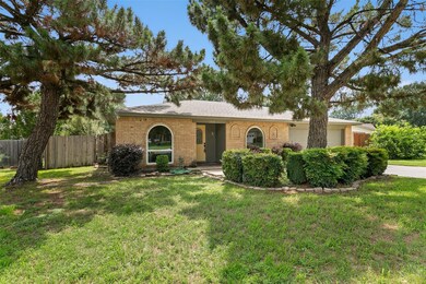 1001 Atlanta Dr, Bedford, TX 76022 - photo 3