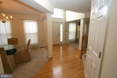 9813 Pheasant Run Ct, Laurel, MD 20708 - photo 5
