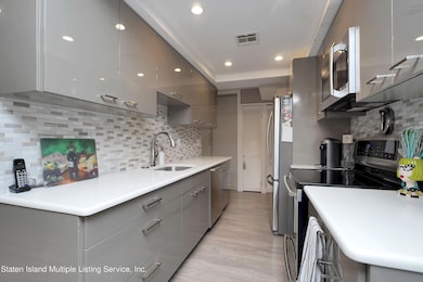 Elmwood Park Condominium II unit 2K, Staten Island, NY 10314 - photo 6