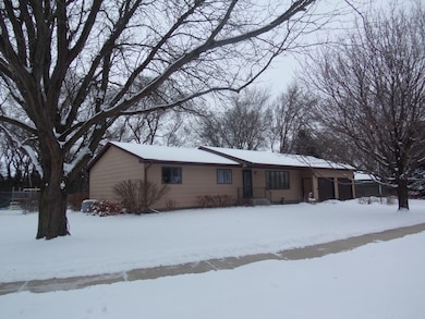 1513 Pebble Beach Rd, Mitchell, SD 57301 - photo 2