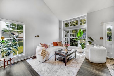 36217 N Old Creek Ct, Gurnee, IL 60031 - photo 2