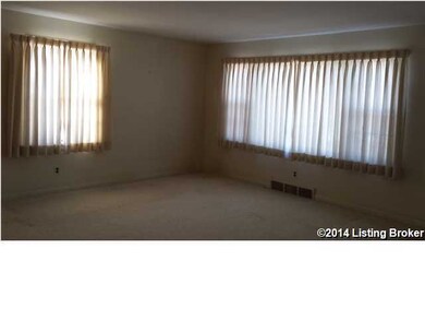 9208 Hudson Ln, Louisville, KY 40291 - photo 4