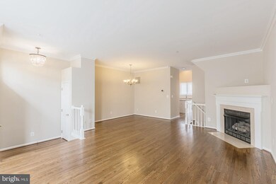 2515 Woodrow Wilson Dr, Herndon, VA 20171 - photo 3