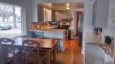 6 dining area.kitchen