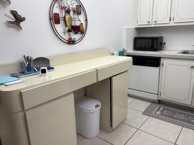 124 Dorset C unit 124 C, Boca Raton, FL 33434 - photo 4