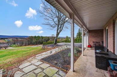 640 W Foothills Dr, Sugarloaf, PA 18249 - photo 7