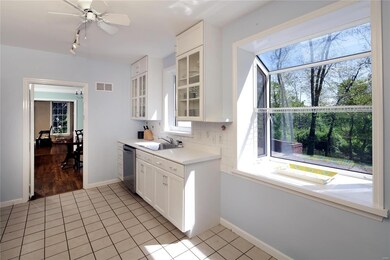 Large eat in kitchen