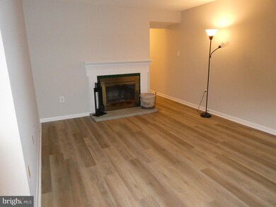 2210 Springwood Dr unit T8, Reston, VA 20191 - photo 3