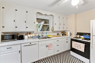 17 Ashland St unit 17, Arlington, MA 02476 - photo 5