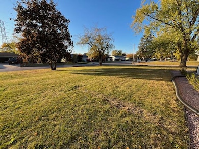 2260 Cobblestone Ln, Beloit, WI 53511 - photo 7