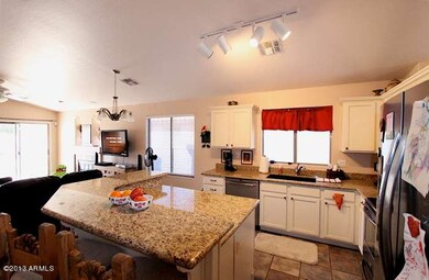 1 Kitchen3