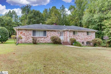 210 Hawthorne Dr, Simpsonville, SC 29680 - photo 2