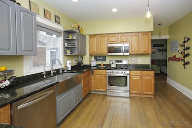1435 maple st-108