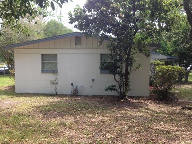 2242 Hugh Edwards Dr, Jacksonville, FL 32210 - photo 4