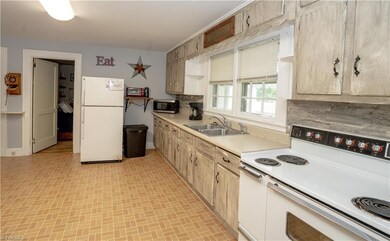 763 Coleridge Rd, Ramseur, NC 27316 - photo 6