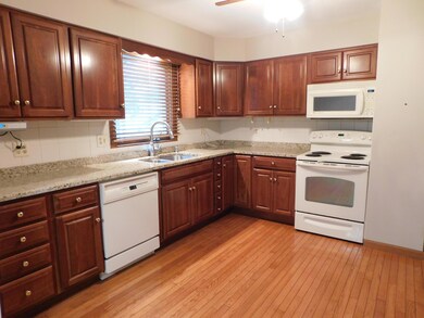 5880 Baintree Dr, Columbus, OH 43213 - photo 4