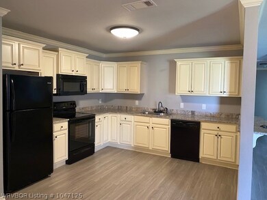 1111 Springhill Rd unit B, Barling, AR 72923 - photo 4