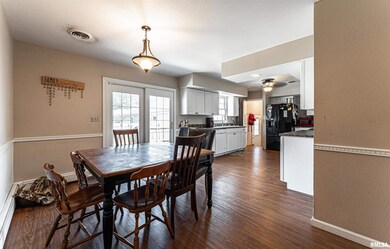 714 S Sherman St, Lincoln, IL 62656 - photo 6