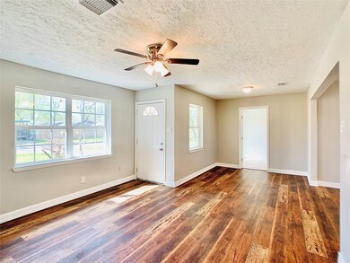 10106 Woodwick St, Houston, TX 77016 - photo 7