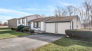 Close proximity to golf & country club