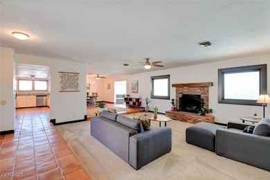 3506 Algonquin Dr, Las Vegas, NV 89169 - photo 4