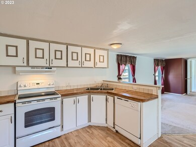 23421 S Highway 213 unit 48, Oregon City, OR 97045 - photo 4