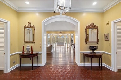 07_1660SignalPointDr_32002_Foyer_LowRes
