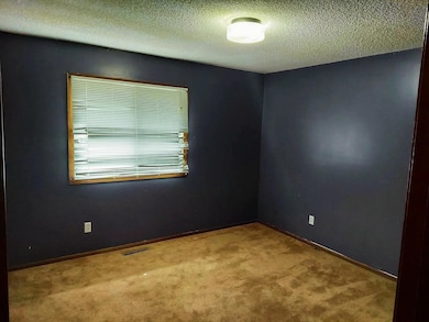 Upper Bedroom 1-94.jpg