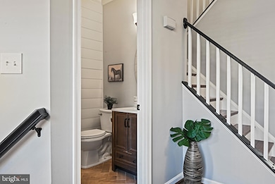 1271 Weatherstone Ct, Reston, VA 20194 - photo 4