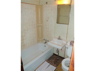 Full Bath.