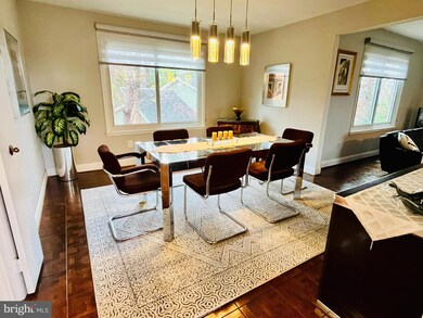 10906 Miller Rd, Oakton, VA 22124 - photo 5