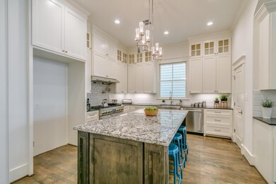 339 W 27th St, Houston, TX 77008 - photo 6