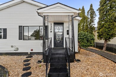 1209 Alexander St, Centralia, WA 98531 - photo 3