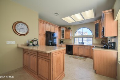 9102 E Laurel ln