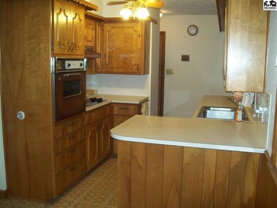 1202 Lyndon Rd, McPherson, KS 67460 - photo 4