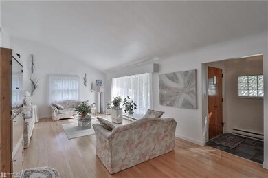 101 S Buttonwood St, Macungie, PA 18062 - photo 4