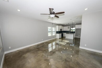 305 E Hull St, Denison, TX 75021 - photo 2