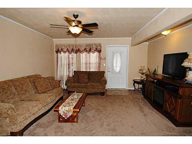Living Room. Spacious Living Room