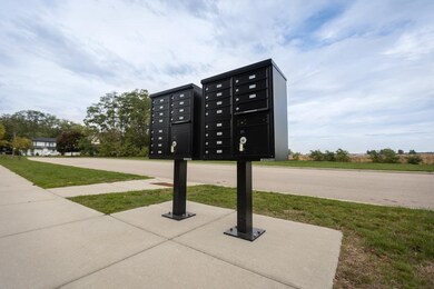 2720 Woodside Dr, Beloit, WI 53511 - photo 4