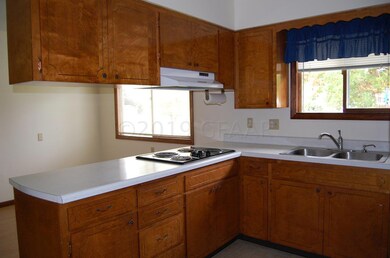 1718 S 19th St, Grand Forks, ND 58201 - photo 3