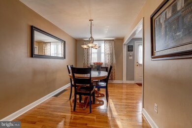 1114 Tremont Dr, Glenolden, PA 19036 - photo 6