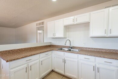 3914 W Palm Ln unit 5, Phoenix, AZ 85009 - photo 5