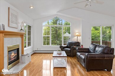 03-Living Room-ELKO9577
