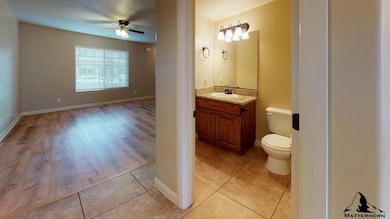 340-1425-N-Mainlevel-Bathroom