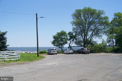 8470 Meadow Ln, Pasadena, MD 21122 - photo 3