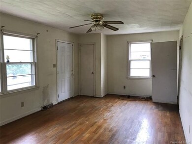 1350 Eaves Dr, Shelby, NC 28152 - photo 3