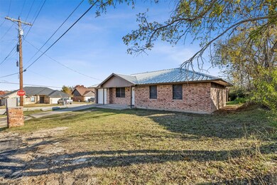 1614 Madison St, Weatherford, TX 76086 - photo 3