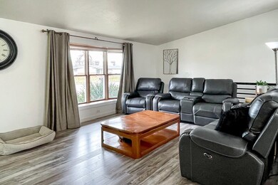 1709 5th Ave SW, Minot, ND 58701 - photo 6