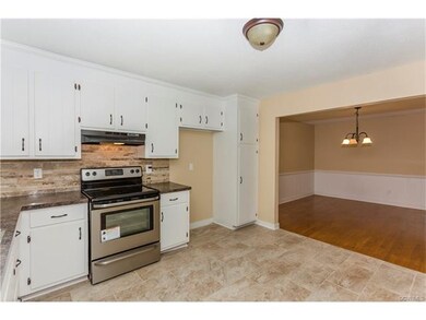 Eat-In Kitchen